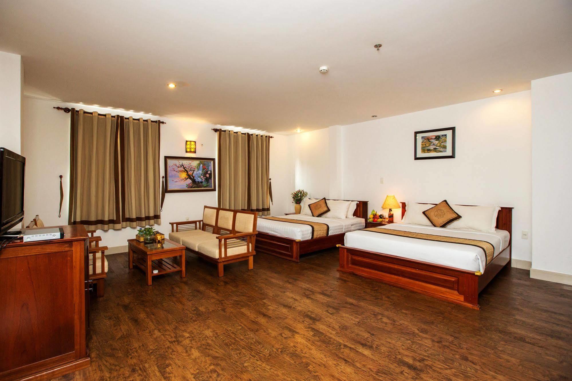 Golf Hotel Thành Pho Ho Chí Minh Esterno foto